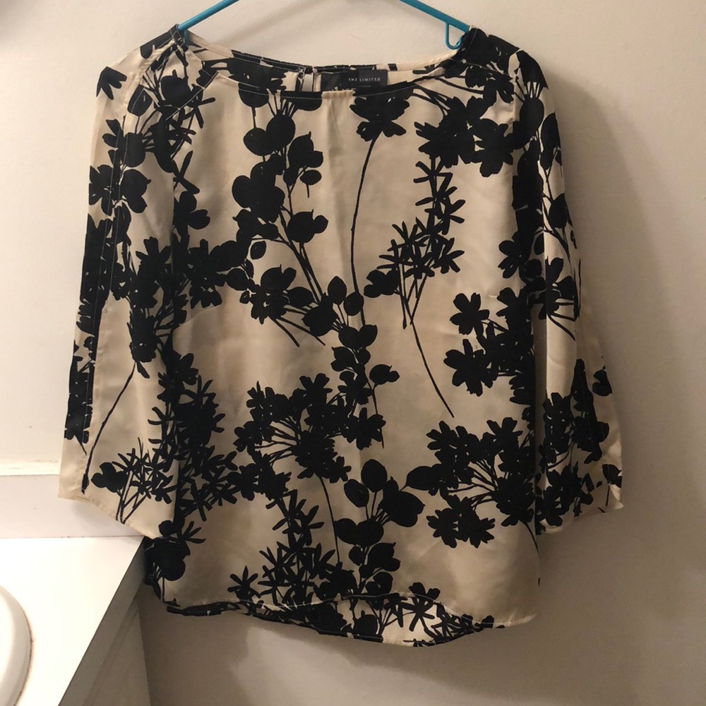 Blouse with flowers